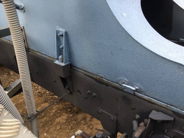 UDトラックスクオンバルク車（粉粒体運搬車）大型（10t）[写真17]