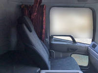 UDトラックスクオンバルク車（粉粒体運搬車）大型（10t）[写真21]