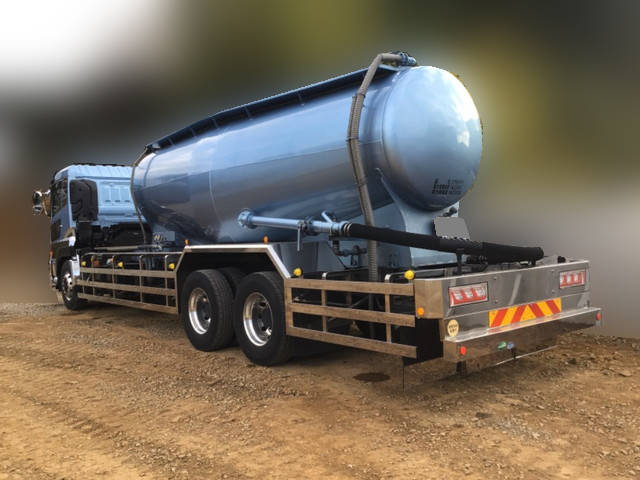 UDトラックスクオンバルク車（粉粒体運搬車）大型（10t）[写真04]