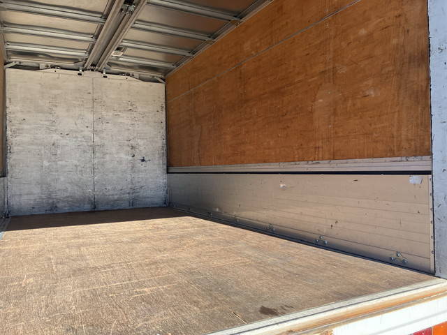 三菱ふそうキャンターアルミウイング小型（2t・3t）[写真10]