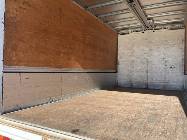 三菱ふそうキャンターアルミウイング小型（2t・3t）[写真11]