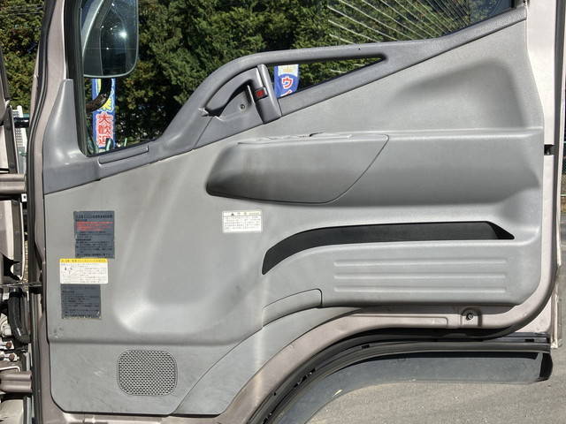 三菱ふそうキャンターアルミウイング小型（2t・3t）[写真26]