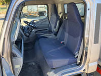 三菱ふそうキャンターアルミウイング小型（2t・3t）[写真27]