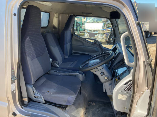 三菱ふそうキャンターアルミウイング小型（2t・3t）[写真28]