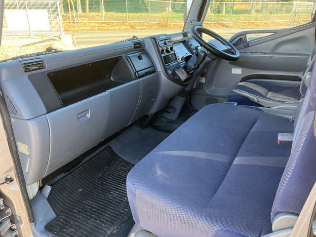 三菱ふそうキャンターアルミウイング小型（2t・3t）[写真29]