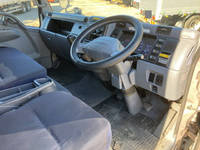 三菱ふそうキャンターアルミウイング小型（2t・3t）[写真30]