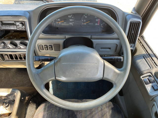 三菱ふそうファイターアルミブロック中型（4t）[写真32]