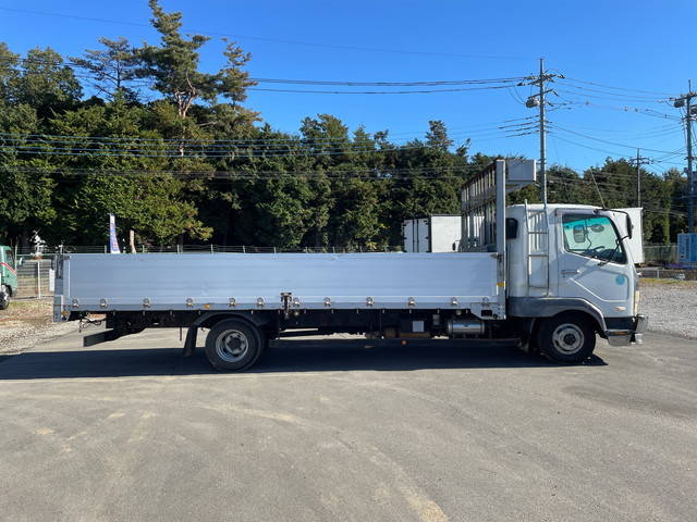 三菱ふそうファイターアルミブロック中型（4t）[写真06]