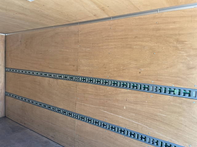 三菱ふそうキャンターアルミバン小型（2t・3t）[写真13]