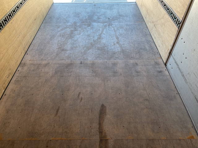 三菱ふそうキャンターアルミバン小型（2t・3t）[写真14]