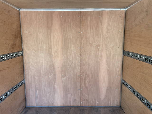 三菱ふそうキャンターアルミバン小型（2t・3t）[写真15]