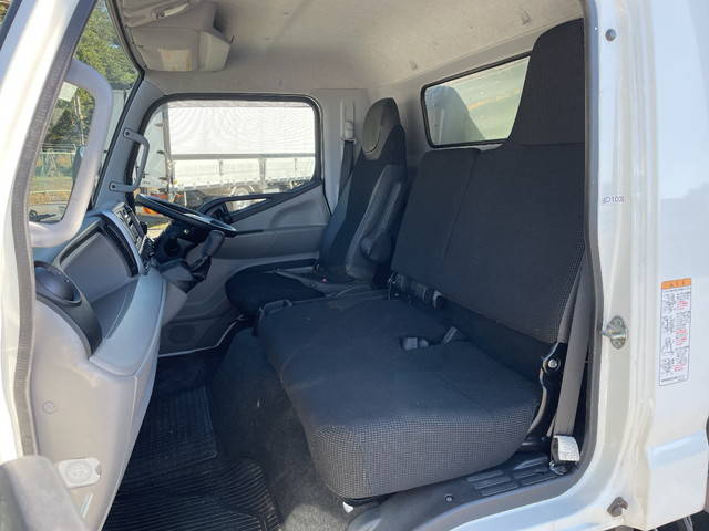 三菱ふそうキャンターアルミバン小型（2t・3t）[写真26]