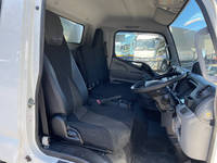 三菱ふそうキャンターアルミバン小型（2t・3t）[写真27]