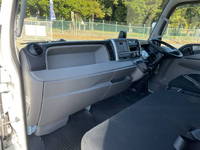 三菱ふそうキャンターアルミバン小型（2t・3t）[写真28]