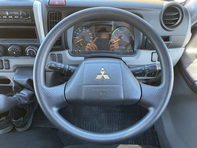 三菱ふそうキャンターアルミバン小型（2t・3t）[写真31]