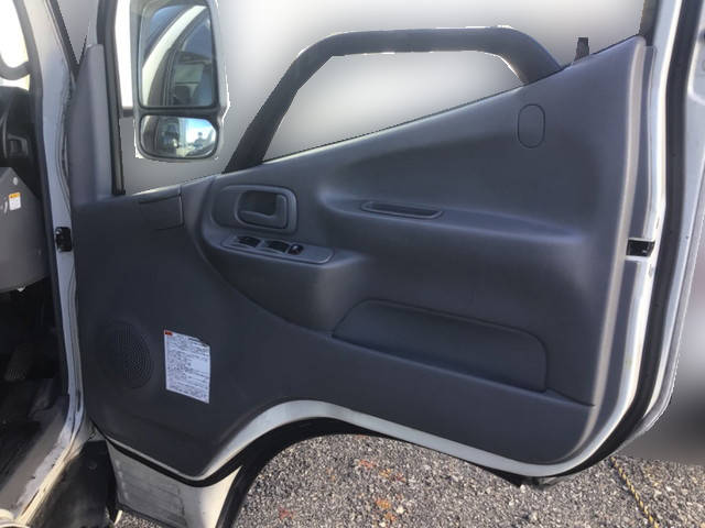 日野デュトロパネルバン小型（2t・3t）[写真18]