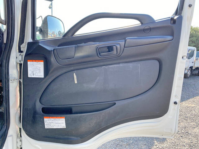 日野レンジャーコンテナ専用車増トン（6t・8t）[写真28]