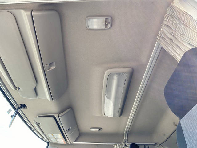 日野レンジャーコンテナ専用車増トン（6t・8t）[写真31]