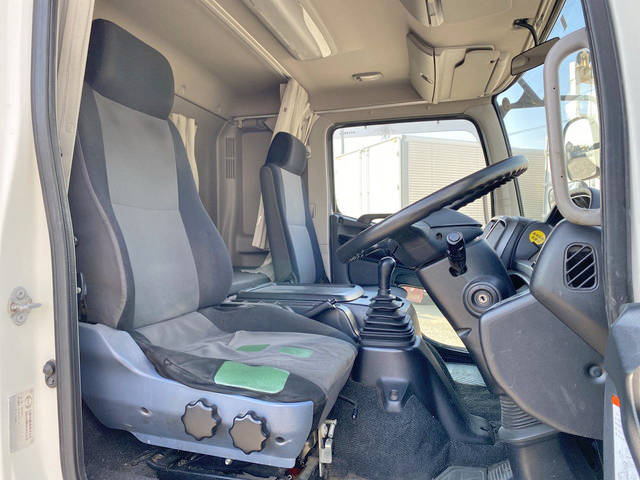 日野レンジャーコンテナ専用車増トン（6t・8t）[写真32]