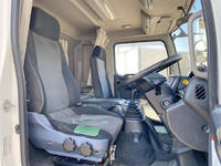 日野レンジャーコンテナ専用車増トン（6t・8t）[写真32]