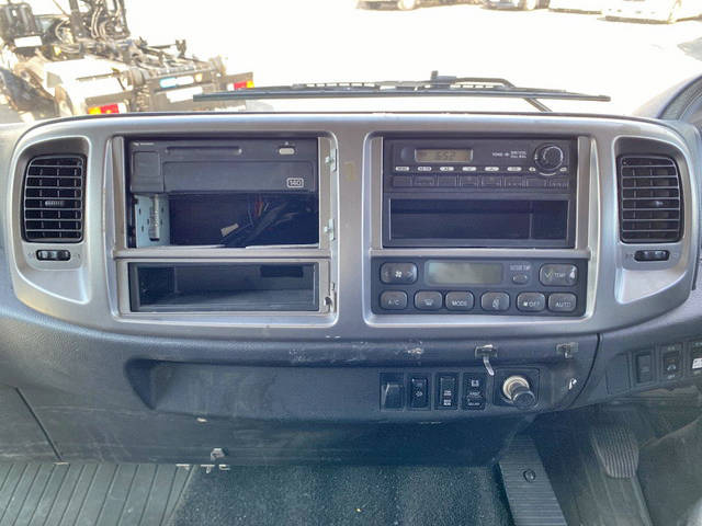 日野レンジャーコンテナ専用車増トン（6t・8t）[写真34]