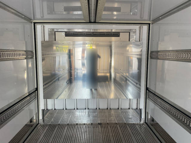 日野レンジャー冷蔵冷凍ウイング増トン（6t・8t）[写真12]