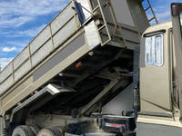 三菱ふそうスーパーグレートダンプ大型（10t）[写真12]