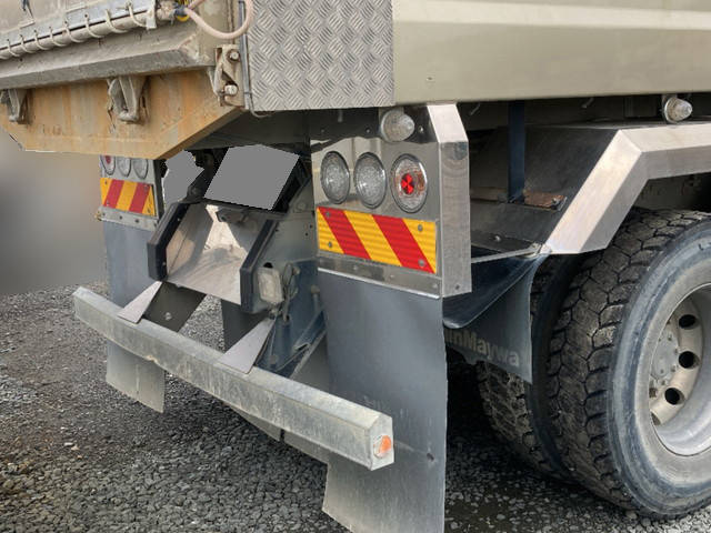 三菱ふそうスーパーグレートダンプ大型（10t）[写真07]