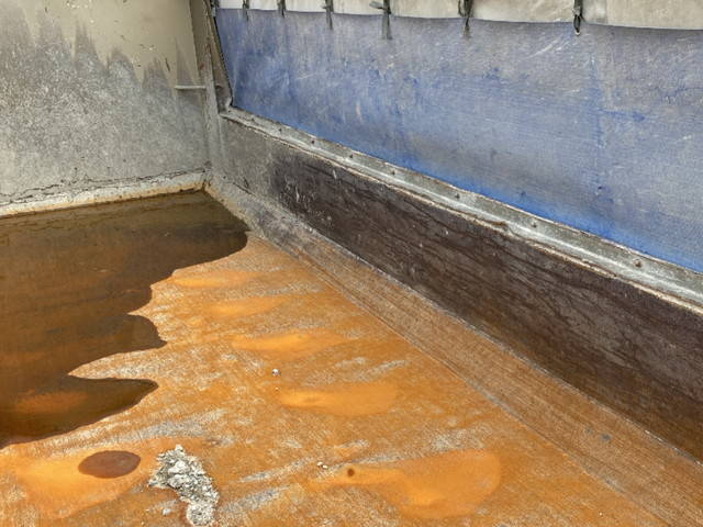 三菱ふそうスーパーグレートダンプ大型（10t）[写真09]