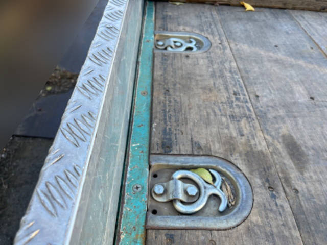 いすゞフォワードクレーン3段中型（4t）[写真11]