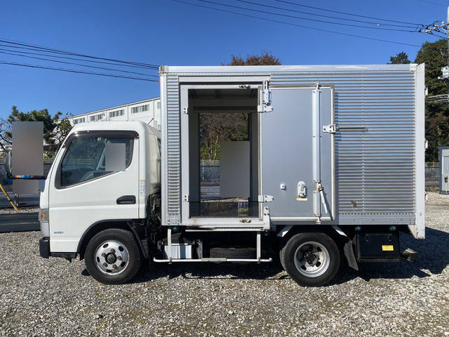 三菱ふそうキャンターアルミバン小型（2t・3t）[写真15]