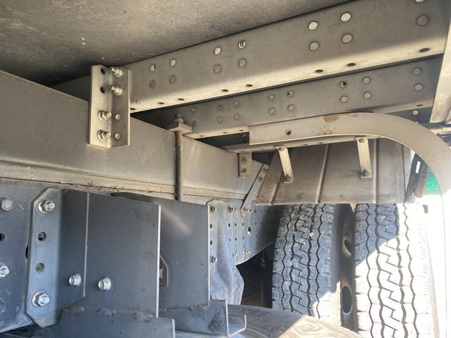 三菱ふそうキャンターアルミバン小型（2t・3t）[写真16]