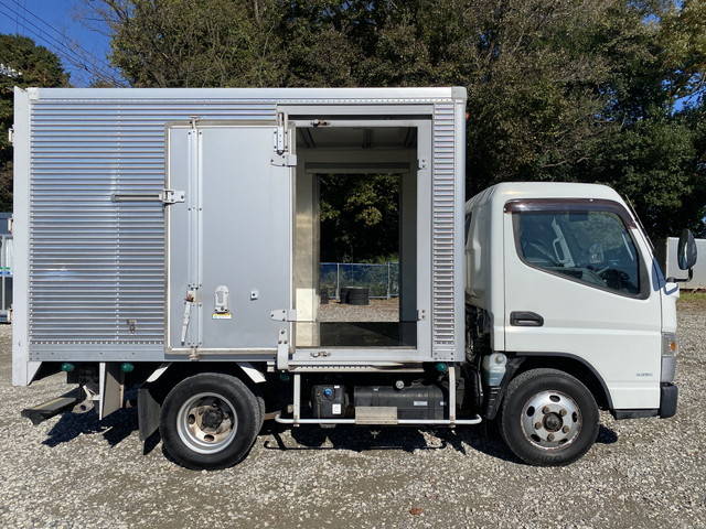 三菱ふそうキャンターアルミバン小型（2t・3t）[写真20]