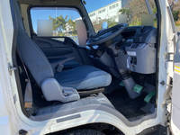 三菱ふそうキャンターアルミバン小型（2t・3t）[写真29]