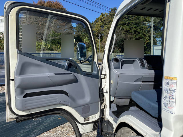 三菱ふそうキャンターアルミバン小型（2t・3t）[写真31]