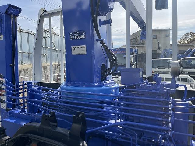 いすゞフォワードセルフクレーン3段中型（4t）[写真16]