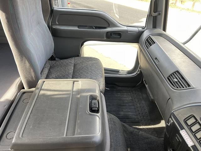 いすゞフォワードセルフクレーン3段中型（4t）[写真20]