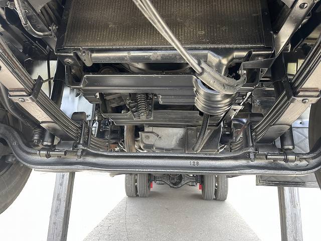 いすゞフォワードセルフクレーン3段中型（4t）[写真26]