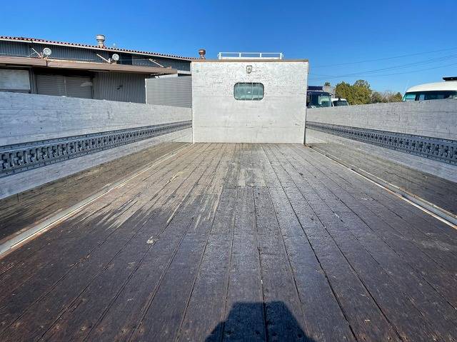 いすゞフォワードアルミブロック中型（4t）[写真11]