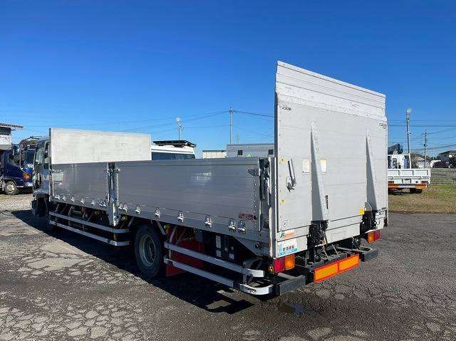 いすゞフォワードアルミブロック中型（4t）[写真02]