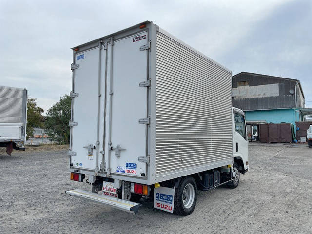 いすゞエルフアルミバン小型（2t・3t）[写真02]