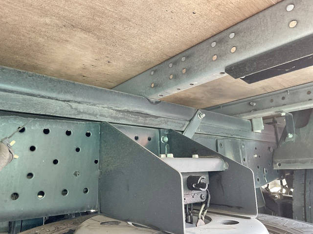 いすゞエルフアルミバン小型（2t・3t）[写真23]