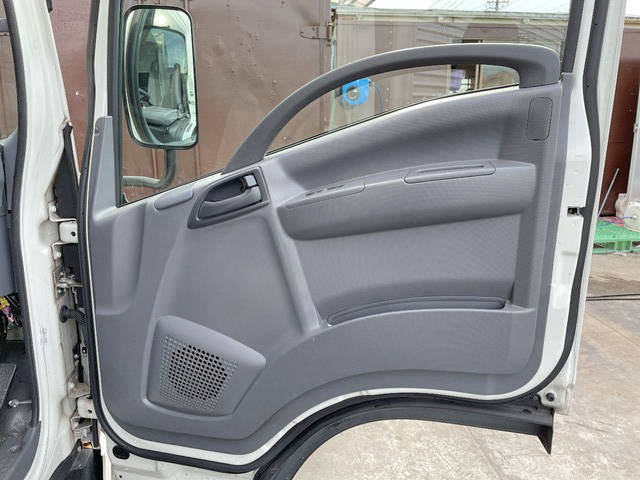 いすゞエルフアルミバン小型（2t・3t）[写真29]