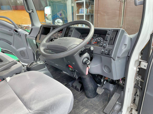 いすゞエルフアルミバン小型（2t・3t）[写真35]