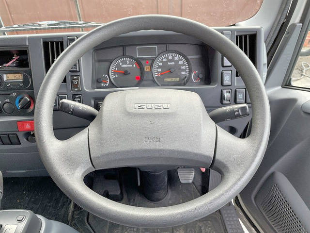 いすゞエルフアルミバン小型（2t・3t）[写真37]