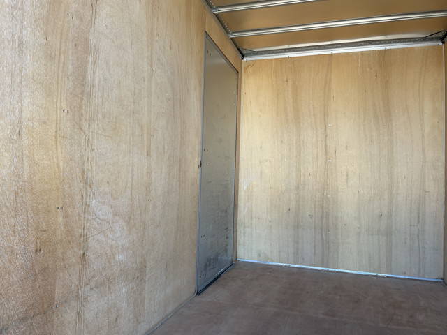 日野デュトロアルミバン小型（2t・3t）[写真10]