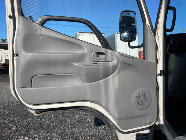 日野デュトロアルミバン小型（2t・3t）[写真26]