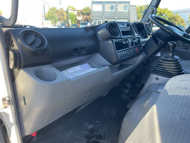 日野デュトロアルミバン小型（2t・3t）[写真30]