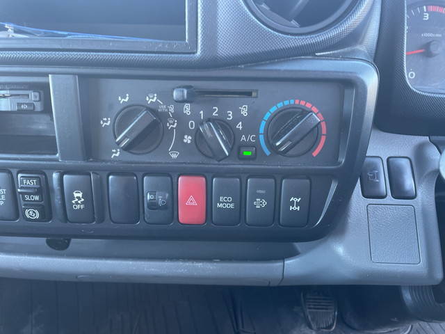 日野デュトロアルミバン小型（2t・3t）[写真37]