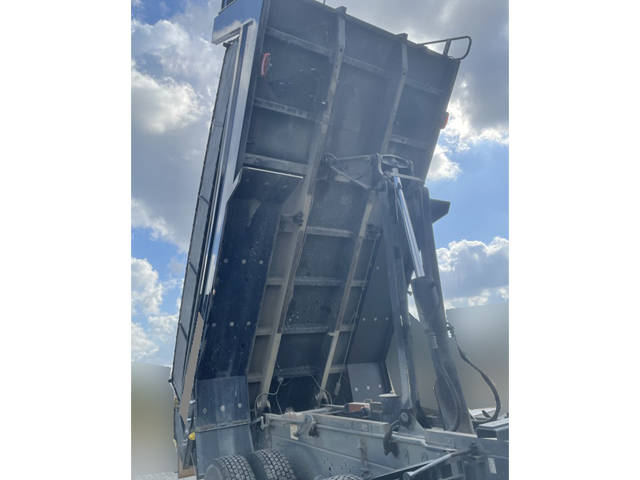 三菱ふそうスーパーグレートダンプ大型（10t）[写真13]